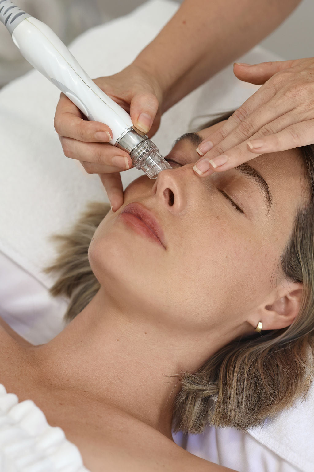 HydraFacial vs Microneedling: Which Treatment Is Right for You?